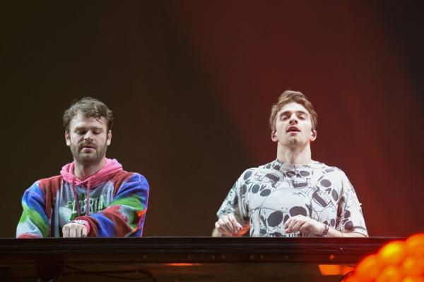 Governador de Nova York diz que vai investigar aglomeração em show do Chainsmokers