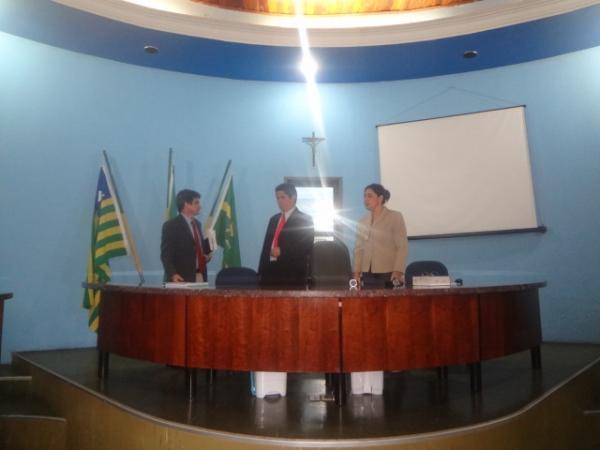 C&acirc;mara Municipal de Floriano n&atilde;o realiza sess&atilde;o por falta de vereadores. (Imagem:FlorianoNews)