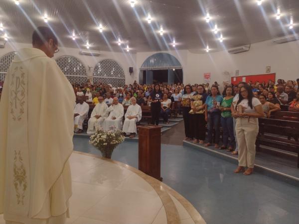 Par&oacute;quia Nossa Senhora das Gra&ccedil;as celebra 20 anos de Ordena&ccedil;&atilde;o Sacerdotal do Frei Erivelton.(Imagem:FlorianoNews)