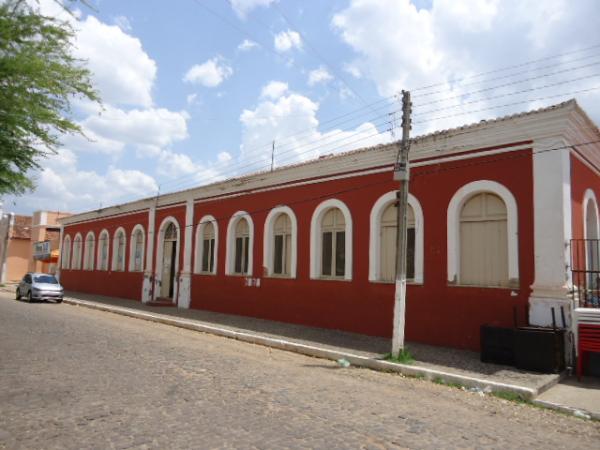 Gilberto Júnior busca recursos para restaurar prédio do Terminal Turístico de Floriano