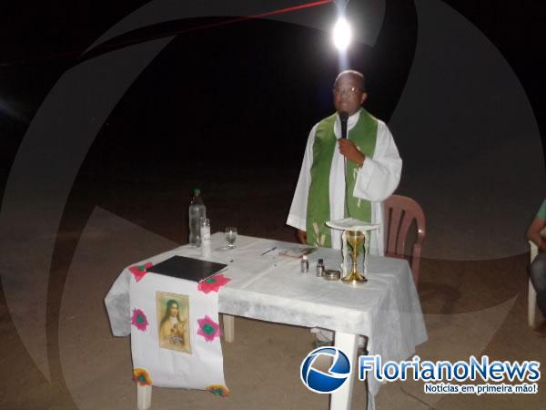 Moradores participaram de missa na localidade rural &Aacute;gua Boa. (Imagem:FlorianoNews)