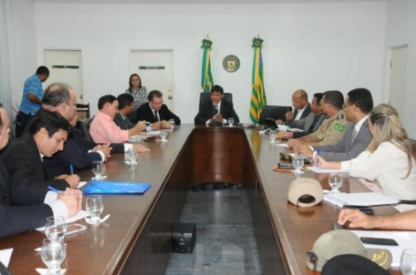 Reuni&atilde;o com os gestores dos &oacute;rg&atilde;os Sesapi, Setur, Setrans, PM e Bombeiros, Agespisa, Detran, ATI, Cojuv, Eletrobras e PRF.(Imagem:Paulo Barros)