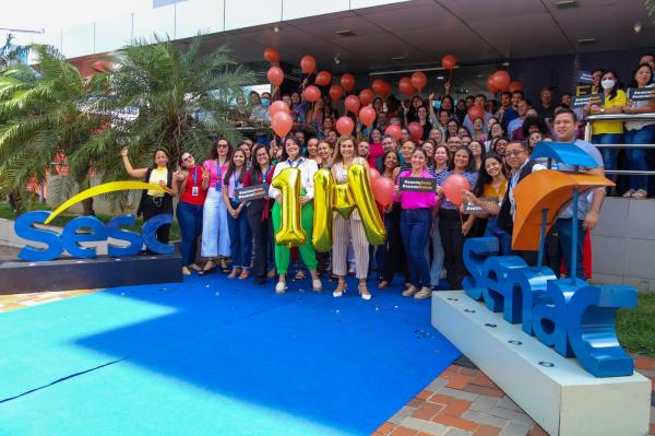 Colaboradores do Sesc comemoram conquista de 1 milhão de assinaturas e promessa de veto a projeto