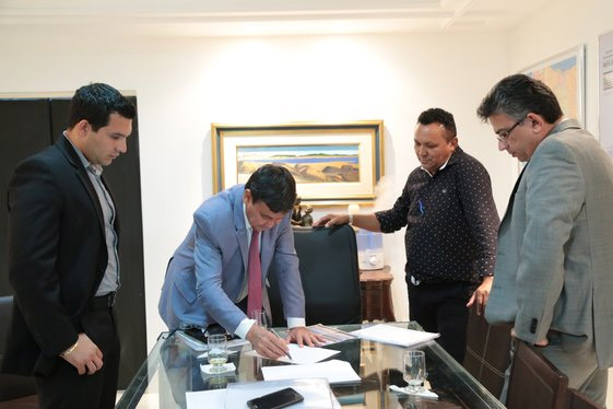 Governador autoriza estudo para melhorias no aeroporto de Corrente
