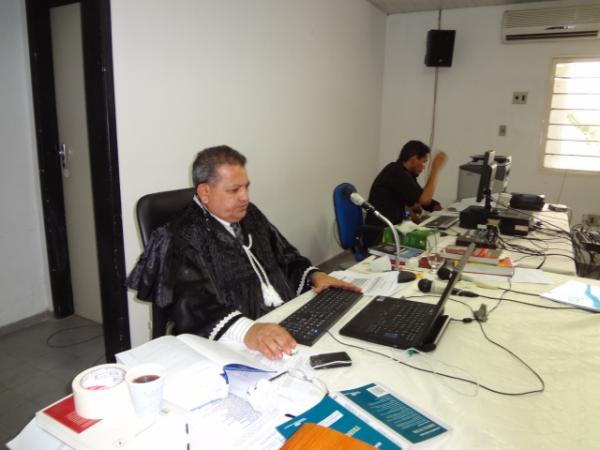 R&eacute;u &eacute; absolvido por J&uacute;ri no terceiro julgamento da semana em Floriano.(Imagem:FlorianoNews)