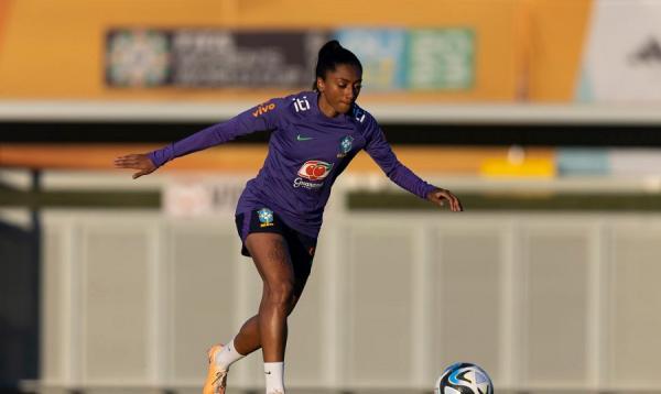Brasil faz último treino em Brisbane antes de embarque para Adelaide
