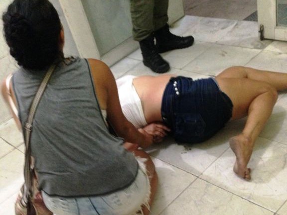 Mulher morde, xinga policiais e finge estar grávida para não ser presa no PI