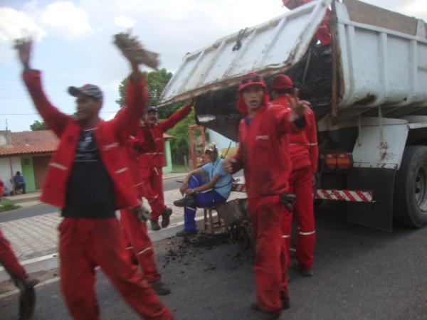 Trabalhadores acessam para Amarelinho(Imagem:reda&ccedil;&atilde;o)