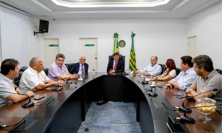MDB fica dividido entre apoio a Themístocles e permanência no governo