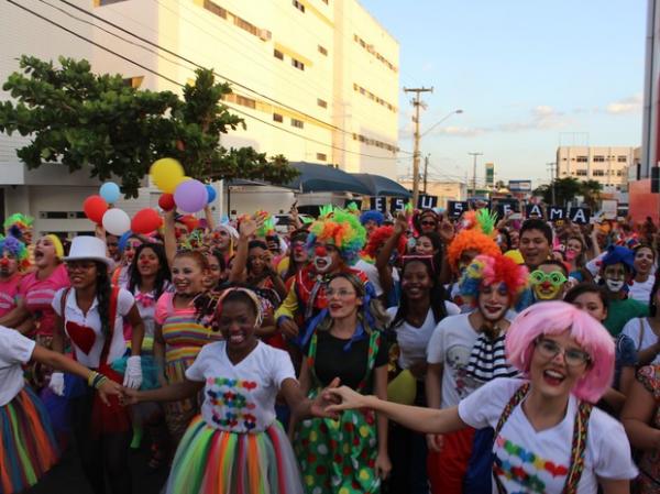 Dezenas de volunt&aacute;rios fizeram parte da a&ccedil;&atilde;o.(Imagem:Ellyo Teixeira/G1)