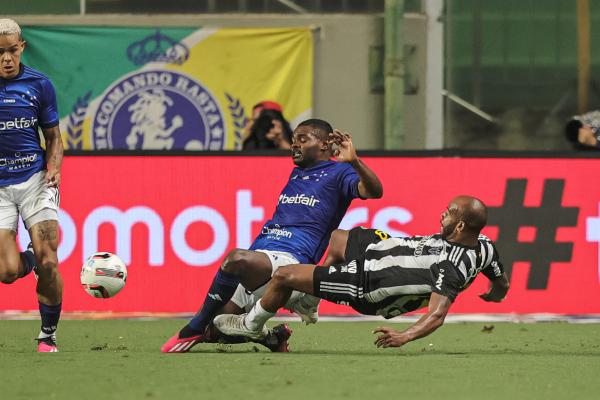 Cruzeiro e Atlético-MG empatam em um clássico nervoso e com 42 faltas
