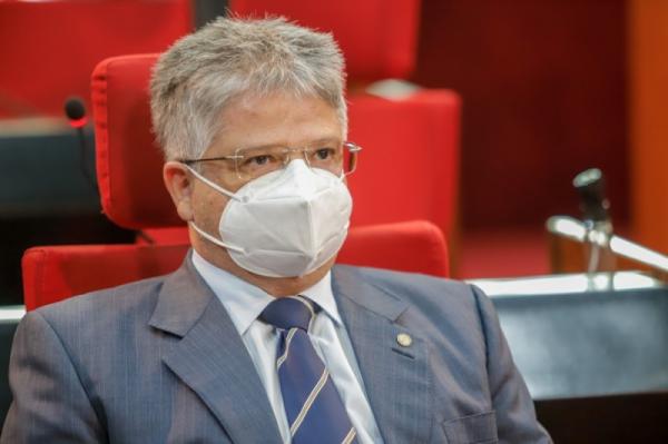 Deputado Gustavo Neiva cobra conclusão da obra da Adutora do Litoral