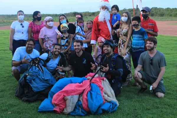  Natal no Ar leva crian&ccedil;as atendidas pela RFCC para sobrevoar Altos, no Piau&iacute;.(Imagem:Divulga&ccedil;&atilde;o/RFCC-PI )