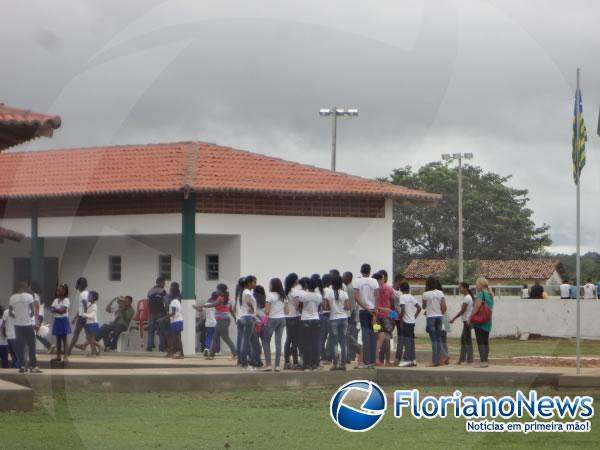  S&atilde;o Francisco do Piau&iacute; inaugura escola modelo com presen&ccedil;a de autoridades.(Imagem:FlorianoNews)