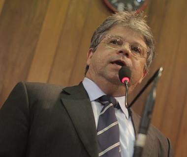 Gustavo Neiva pede que governo apresente informações sobre a situação financeira