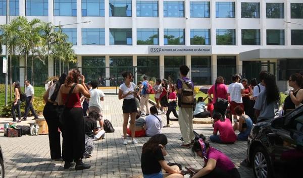 Com quase 10 milhões, número de universitários é o maior em nove anos