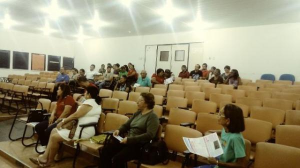 Professores da rede estadual deflagram greve por tempo indeterminado em Floriano