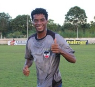 Parnahyba negocia com o goleiro Robinho para o Piauiense 2014