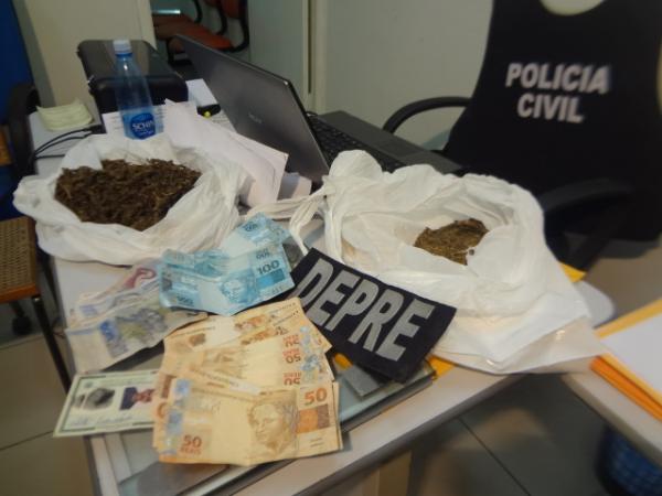 Opera&ccedil;&atilde;o apreende drogas e dinheiro em Floriano.(Imagem:FlorianoNews)