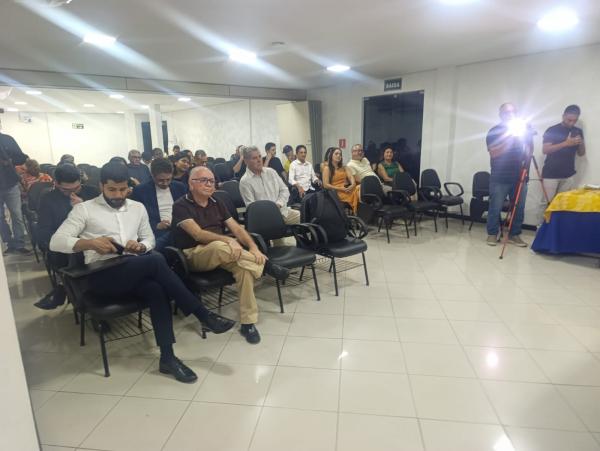 Deusdedit Neto toma posse como presidente do PSDB em Floriano e destaca reorganização do partido(Imagem:FlorianoNews)
