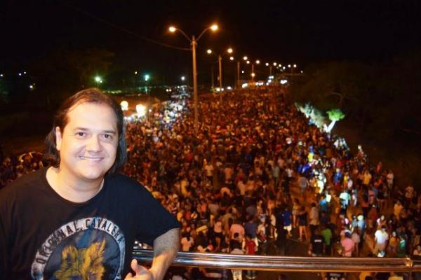 Arrast&atilde;o atrai milhares de pessoas &agrave; Avenida Beira Rio no anivers&aacute;rio da cidade.(Imagem:Secom)