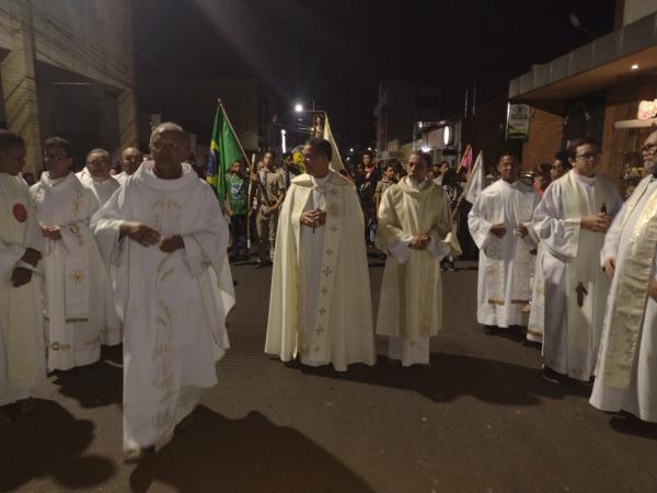 Fi&eacute;is participam de prociss&atilde;o e missa campal para celebrar S&atilde;o Pedro de Alc&acirc;ntara(Imagem:FlorianoNews)