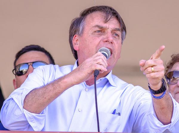 Bolsonaro passa réveillon com a família e deseja 2020 "tão vitorioso" quanto 2019
