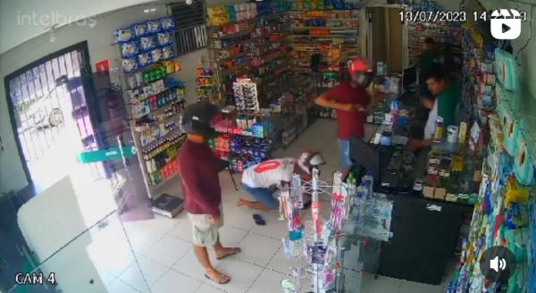 Dupla armada realiza assalto na Drogaria Roma em Floriano