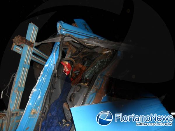 Acidente com dois caminhões resulta em três mortos e dois feridos na PI 140.(Imagem:FlorianoNews)