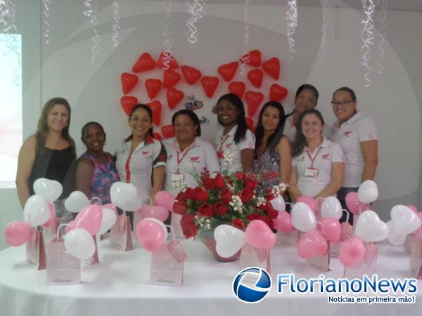 Cajueiro Motos homenageia colaboradoras pela passagem do Dia das M&atilde;es.(Imagem:FlorianoNews)
