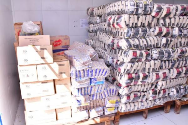 Educa&ccedil;&atilde;o de Floriano distribui produtos da alimenta&ccedil;&atilde;o escolar(Imagem:Secom)