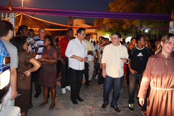 Prefeito Gilberto J&uacute;nior participou da festa religiosa(Imagem:Secom)