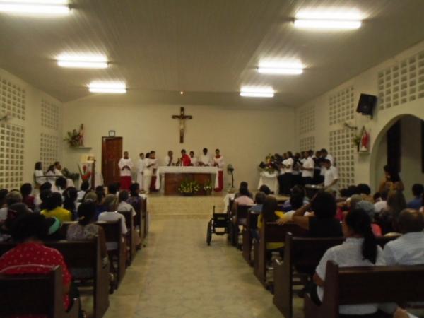 Celebra&ccedil;&atilde;o eucar&iacute;stica marca encerramento dos festejos de S&atilde;o Sebasti&atilde;o em Floriano.(Imagem:FlorianoNews)