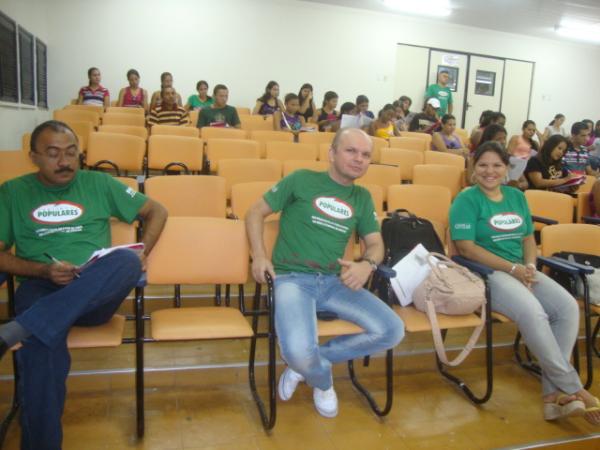 Professores que vieram de THE para revis&atilde;o, poucos alunos compareceram(Imagem:reda&ccedil;&atilde;o)