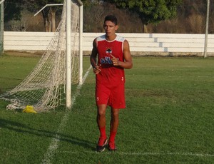 Vitor Recife negocia com Piauí após sair do River-PI