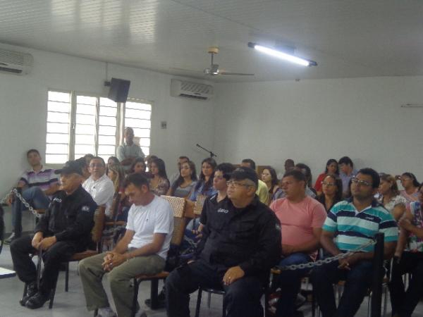 Réu é condenado pela morte da esposa na primeira sessão do Tribunal do Júri.(Imagem:FlorianoNews)