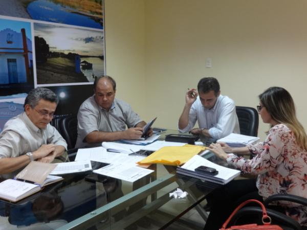 Prefeito viajou &agrave; capital piauiense em busca de recursos para Floriano.(Imagem:FlorianoNews)