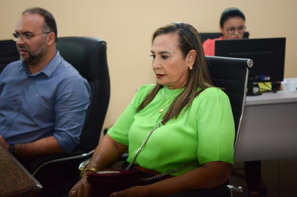  Reuni&atilde;o na C&acirc;mara Municipal de Floriano discute a LOA 2024.(Imagem:CMF)