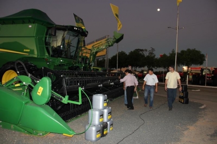 Luciano Nunes participa da abertura do 6º Piauí Exposhow em Bom Jesus