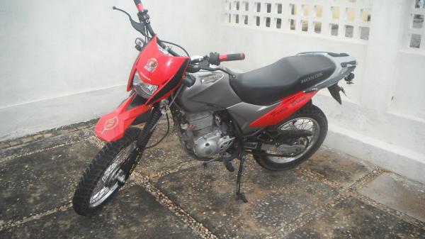 Motos que haviam sido roubadas s&atilde;o recuperadas pela PM.(Imagem:FlorianoNews)