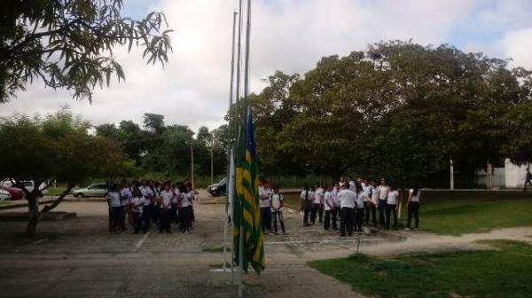 Missa e inaugura&ccedil;&otilde;es abrem programa&ccedil;&atilde;o de anivers&aacute;rio do Col&eacute;gio T&eacute;cnico de Floriano.(Imagem:FlorianoNews)