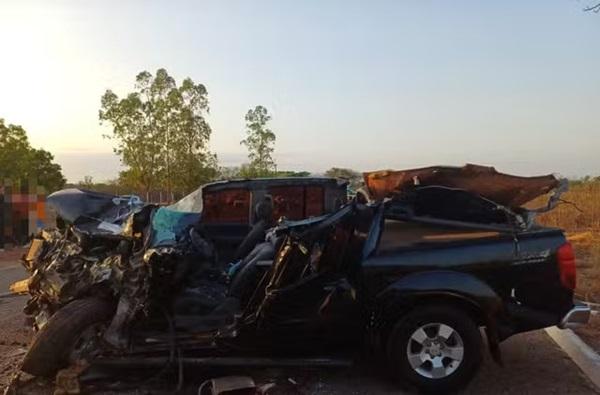 Motorista de 48 anos morre preso às ferragens após bater de frente com ônibus de excursão no Piauí