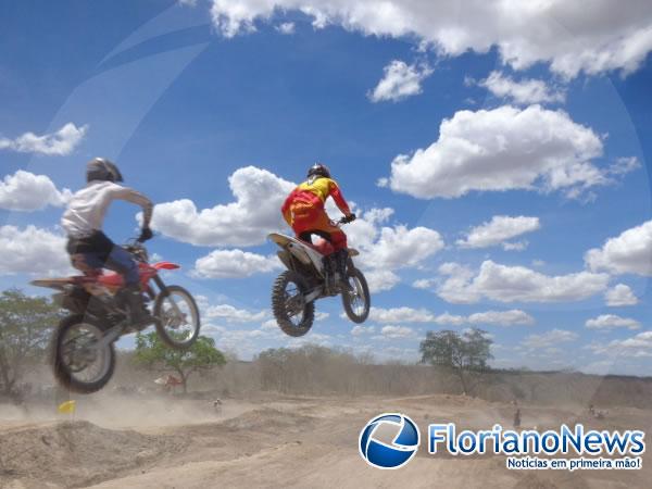 Realizada a 1&ordm; edi&ccedil;&atilde;o de Motocross de Bar&atilde;o de Graja&uacute;.(Imagem:FlorianoNews)