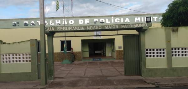 Homem armado com faca assalta posto de combustível em Floriano