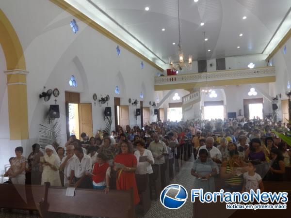 Prociss&otilde;es e missas marcaram o Domingo de Ramos em Floriano.(Imagem:FlorianoNews)