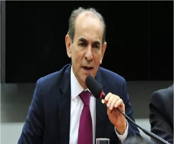 Marcelo Castro aguarda aval de Lula para avançar com a PEC da transição