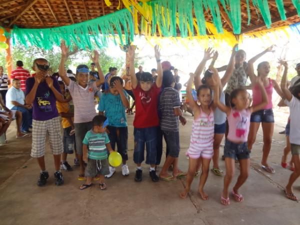 Realizado o arrastinho com crian&ccedil;as da zona rural. (Imagem:FlorianoNews)