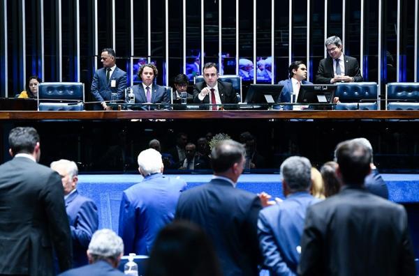 Plenário inicia debate sobre a criminalização do porte de entorpecentes nesta terça-feira (19)