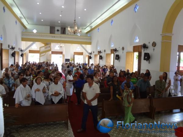 Missa de P&aacute;scoa encerra a Semana Santa em Floriano.  (Imagem:FlorianoNews)