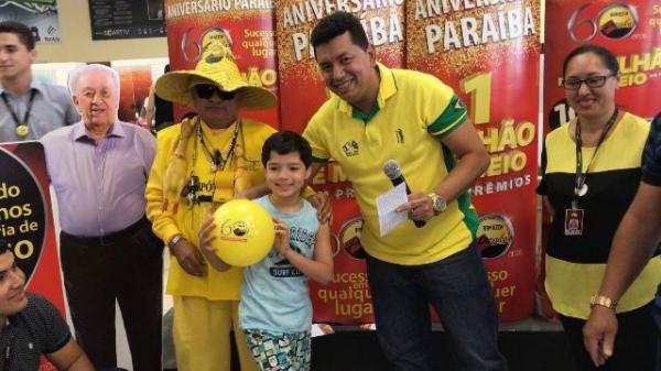 Armaz&eacute;m Para&iacute;ba realiza pen&uacute;ltimo sorteio da campanha de anivers&aacute;rio em Floriano.(Imagem:FlorianoNews)